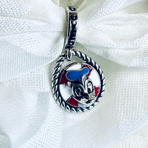 🦆 NWOT Donald Duck Charm ✨ - Picture 1 of 11